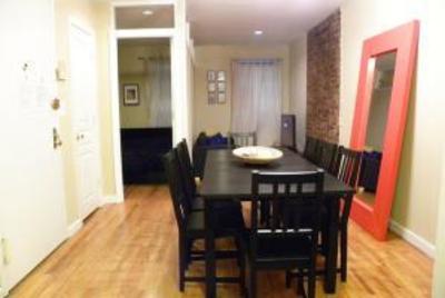 фото отеля Theater District Apartment Puts You In The Center Of NYC