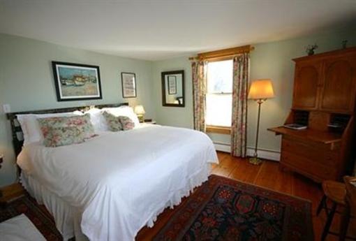 фото отеля Highland Lake Inn Andover