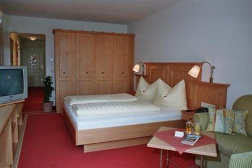 фото отеля Hotel Goldener Stern Abtenau