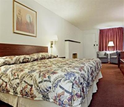 фото отеля Americas Best Value Inn - St. Albans South Charleston