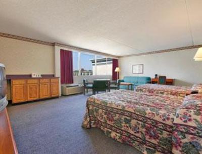 фото отеля Ramada Inn Angola (Indiana)