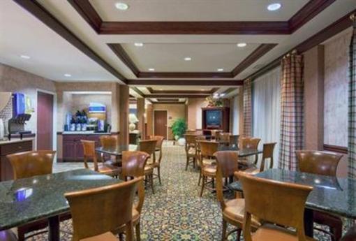 фото отеля Holiday Inn Express Gas City