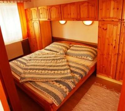 фото отеля Csilla Apartmanhaz
