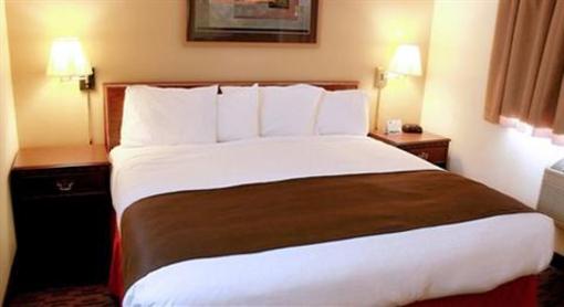 фото отеля AmericInn Lodge & Suites St. Cloud