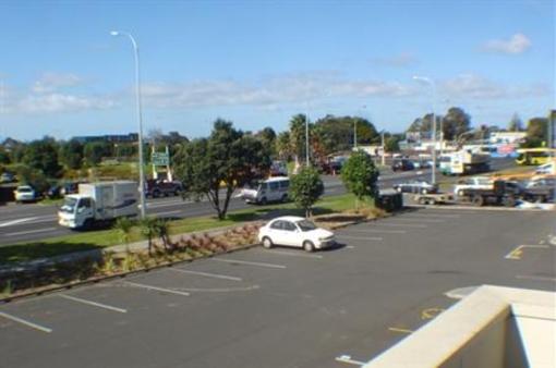фото отеля Aeroline Apartments Manukau City