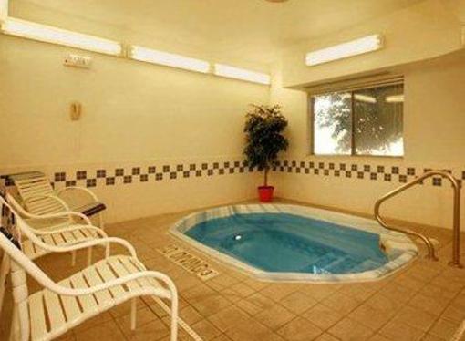 фото отеля Comfort Inn Brooklyn Center
