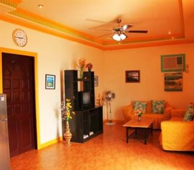 фото отеля Red Parrot Inn