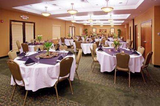фото отеля Holiday Inn Express Hotel & Suites Washington