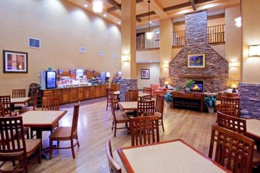 фото отеля Holiday Inn Express Hotel & Suites Washington