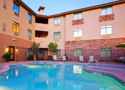фото отеля Holiday Inn Express Hotel & Suites Washington
