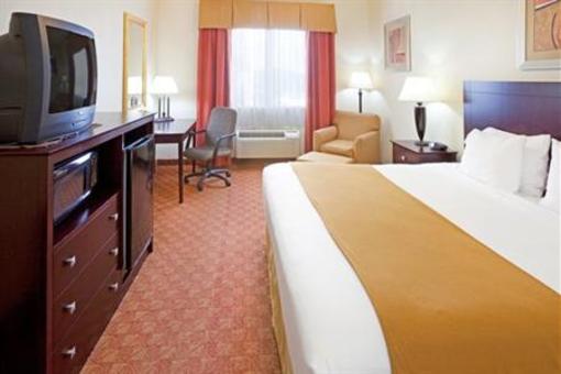 фото отеля Holiday Inn Express Hotel & Suites Mount Pleasant (Texas)
