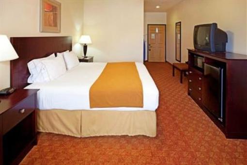 фото отеля Holiday Inn Express Hotel & Suites Mount Pleasant (Texas)