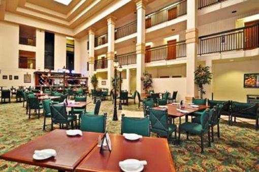 фото отеля BEST WESTERN PLUS Villa Del Lago Inn