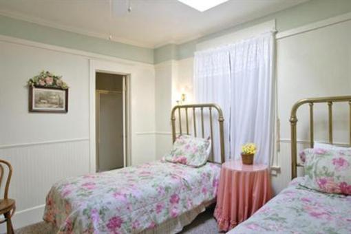 фото отеля Americas Best Value Inn & Suites - Royal Carriage