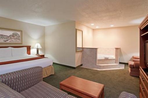 фото отеля Holiday Inn Express Hotel & Suites Monaca