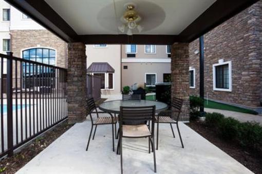 фото отеля Staybridge Suites San Antonio Sea World