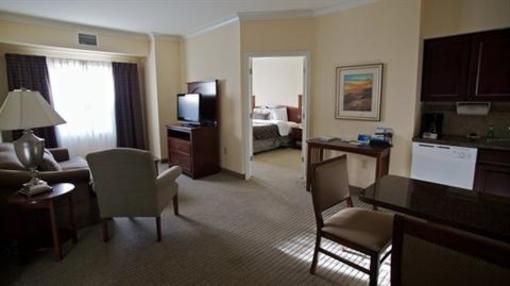 фото отеля Staybridge Suites San Antonio Sea World
