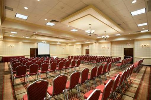 фото отеля Crowne Plaza Newark Airport