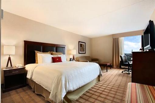 фото отеля Crowne Plaza Newark Airport