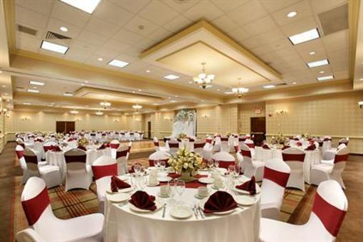 фото отеля Crowne Plaza Newark Airport