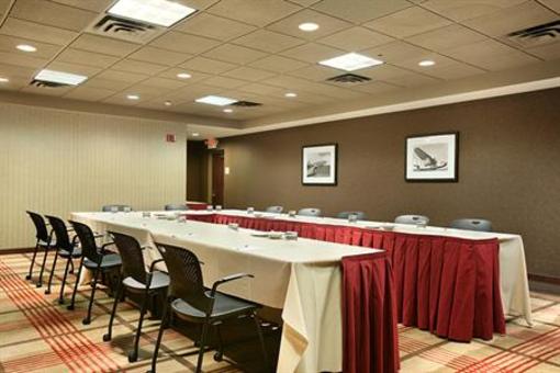 фото отеля Crowne Plaza Newark Airport
