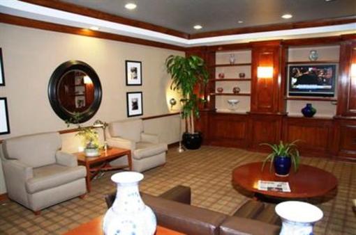 фото отеля Crowne Plaza Newark Airport