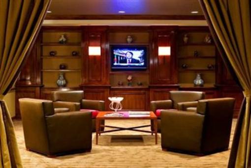 фото отеля Crowne Plaza Newark Airport