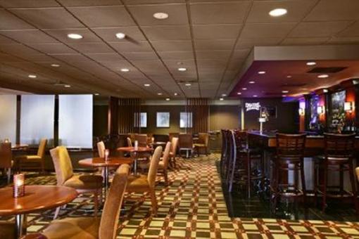 фото отеля Crowne Plaza Newark Airport
