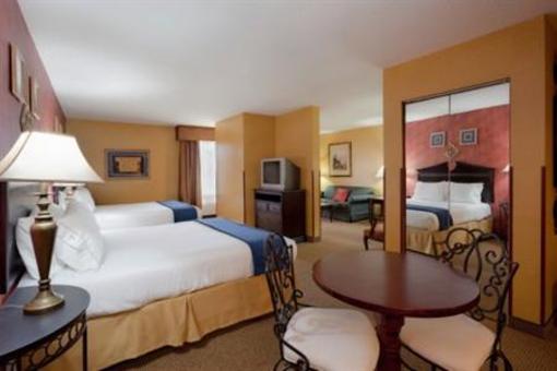 фото отеля Holiday Inn Express Swansea (Massachusetts)