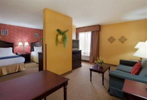 фото отеля Holiday Inn Express Swansea (Massachusetts)