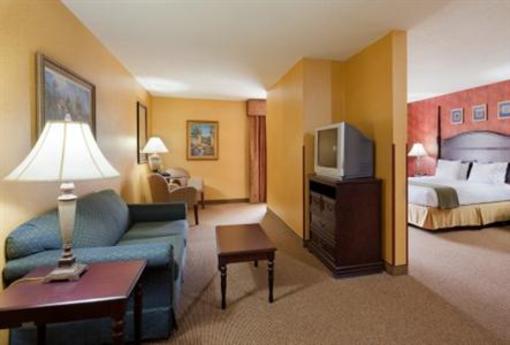 фото отеля Holiday Inn Express Swansea (Massachusetts)