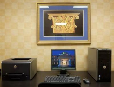 фото отеля Holiday Inn Express Swansea (Massachusetts)