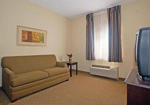 фото отеля Comfort Suites Louisville Jeffersontown