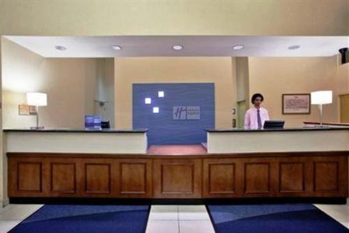 фото отеля Holiday Inn Express Waynesboro - Rt. 340
