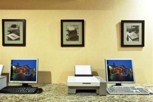 фото отеля Holiday Inn Express Waynesboro - Rt. 340