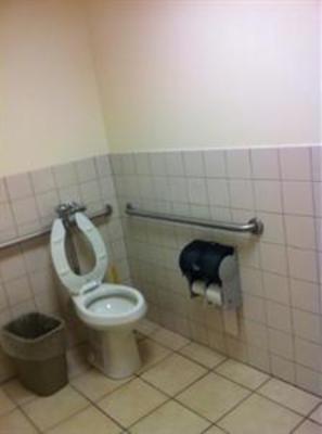фото отеля Hostelling International Chicago Summer Hostel
