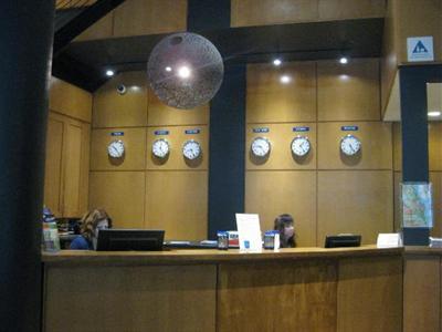 фото отеля Hostelling International Chicago Summer Hostel