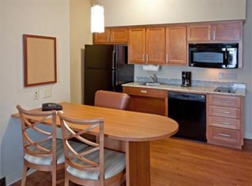 фото отеля Candlewood Suites I-10 East