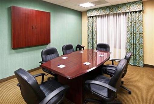 фото отеля Holiday Inn Express Hotel & Suites Smyrna-Nashville Area