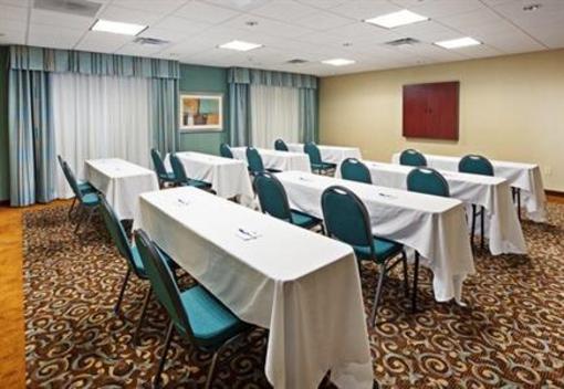 фото отеля Holiday Inn Express Hotel & Suites Smyrna-Nashville Area