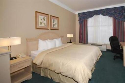 фото отеля Comfort Suites - Near the Galleria