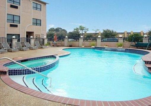 фото отеля Comfort Suites - Near the Galleria