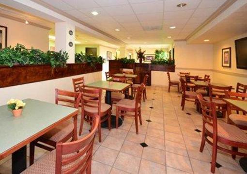 фото отеля Comfort Suites - Near the Galleria
