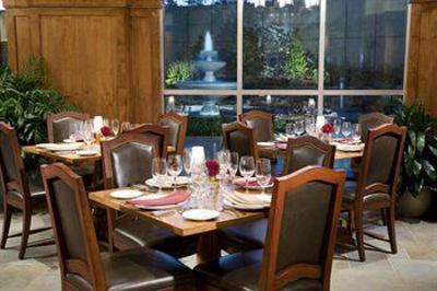 фото отеля Sheraton Midwest City Hotel