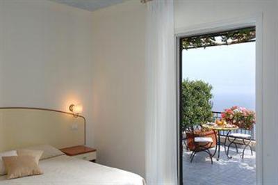 фото отеля Bed and Breakfast Al Pesce D'Oro Amalfi