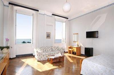 фото отеля Grand Hotel Mediterranee Genoa