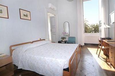 фото отеля Grand Hotel Mediterranee Genoa