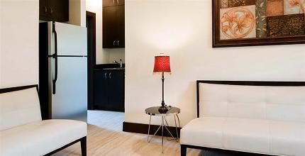 фото отеля Tradewinds Apartment Hotel