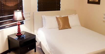 фото отеля Tradewinds Apartment Hotel