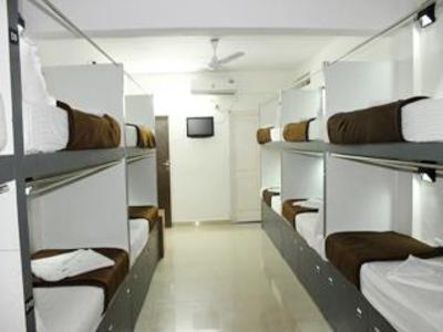 фото отеля Hotel White Parrot